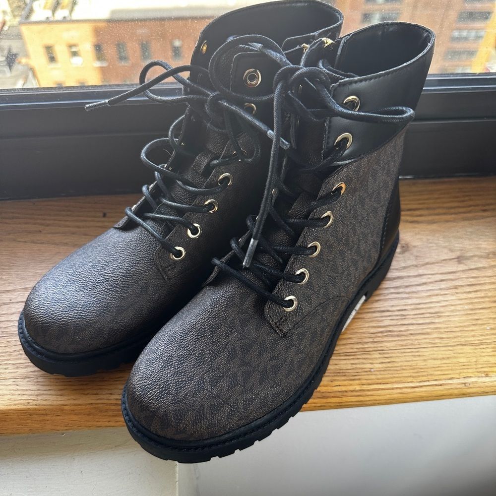Michael Kors Booties size 7 brand new